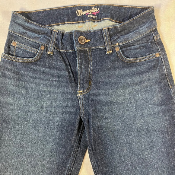LIKE NEW! Wrangler Boot Cut Dark Wash Jeans, Women's Size 5 X 34 - Picture 3 of 9